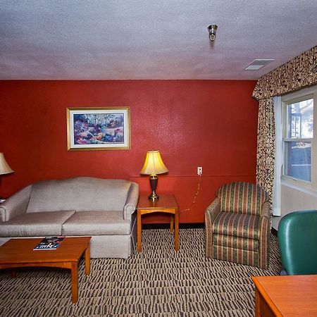 Suburban Extended Stay Hotel Омаха Стая снимка