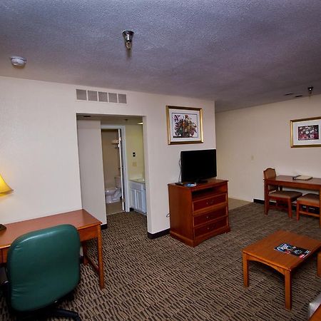 Suburban Extended Stay Hotel Омаха Стая снимка