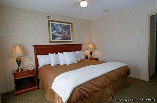Suburban Extended Stay Hotel Омаха Стая снимка