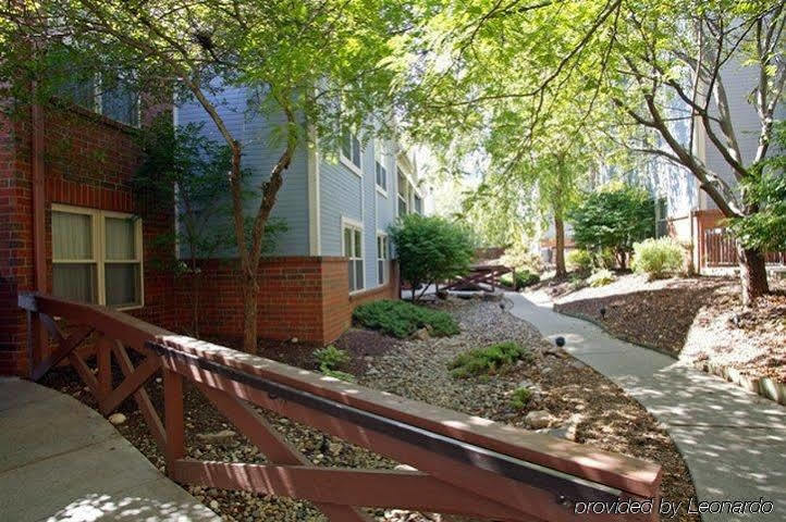 Suburban Extended Stay Hotel Омаха Екстериор снимка