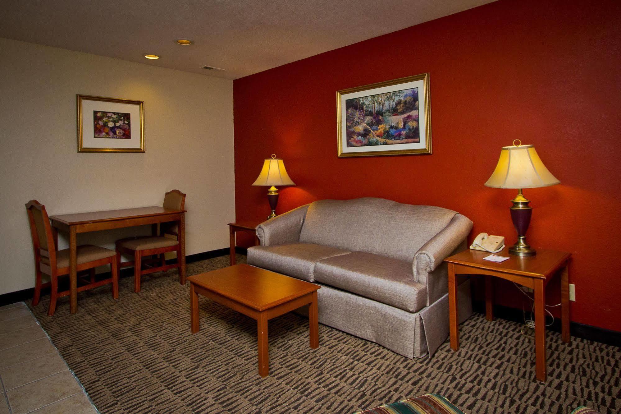 Suburban Extended Stay Hotel Омаха Екстериор снимка