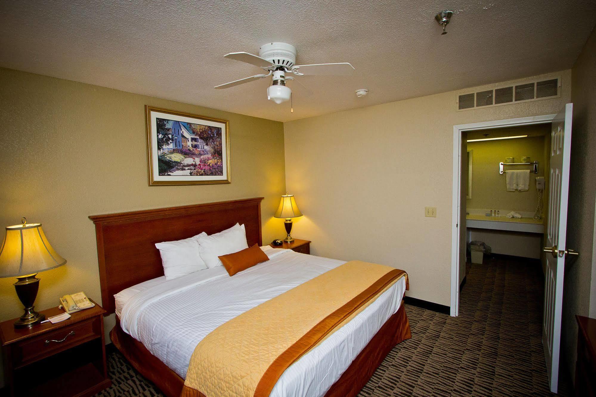 Suburban Extended Stay Hotel Омаха Екстериор снимка